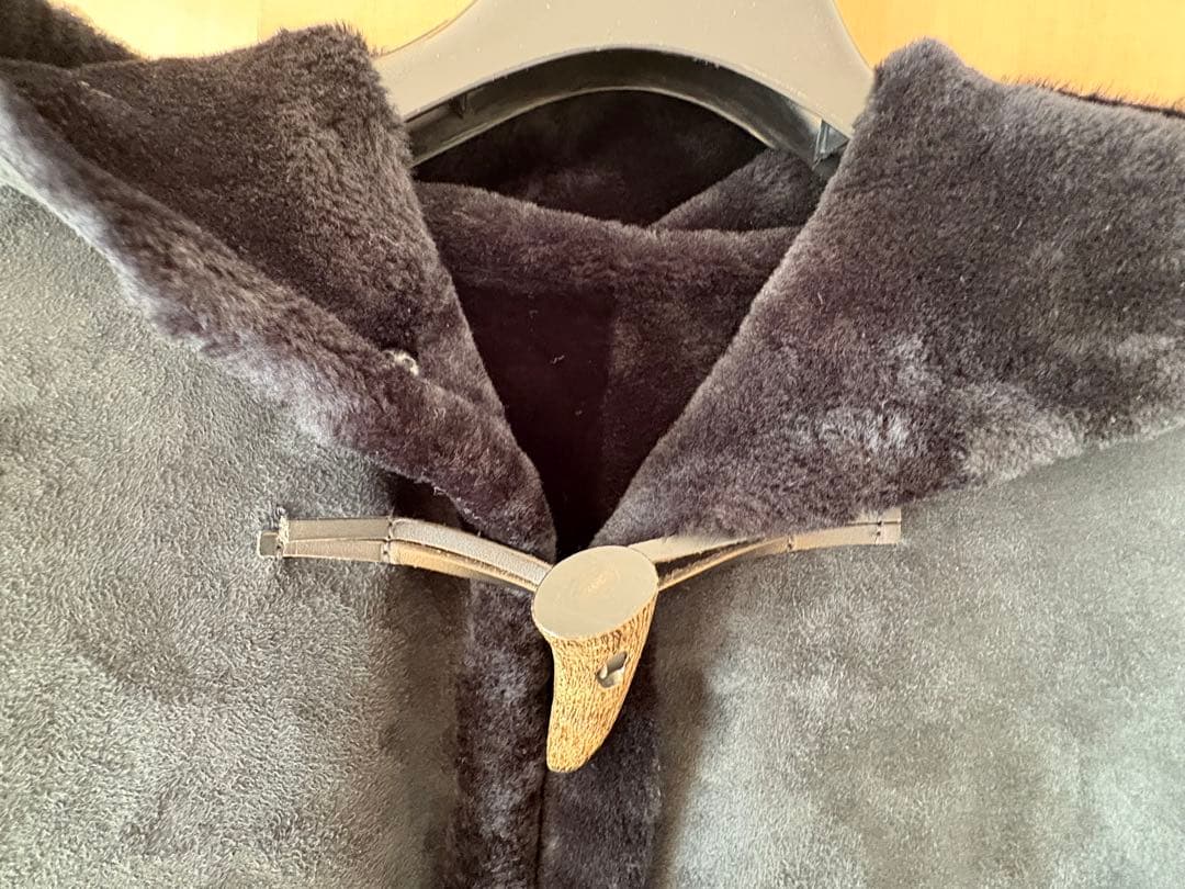 極美品/定価約28万】UNKNOWN 英国製 リアルムートン フーデッドコート