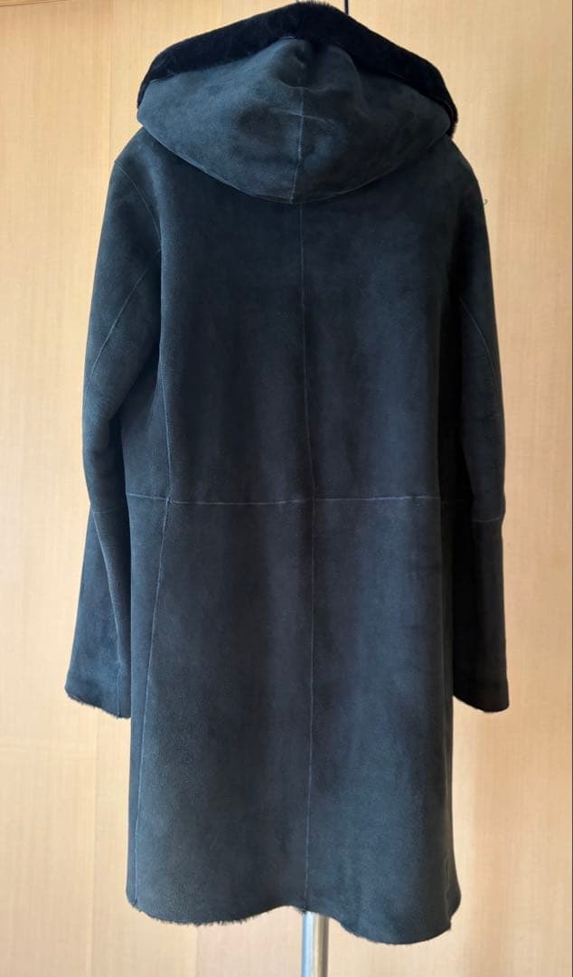 極美品/定価約28万】UNKNOWN 英国製 リアルムートン フーデッドコート