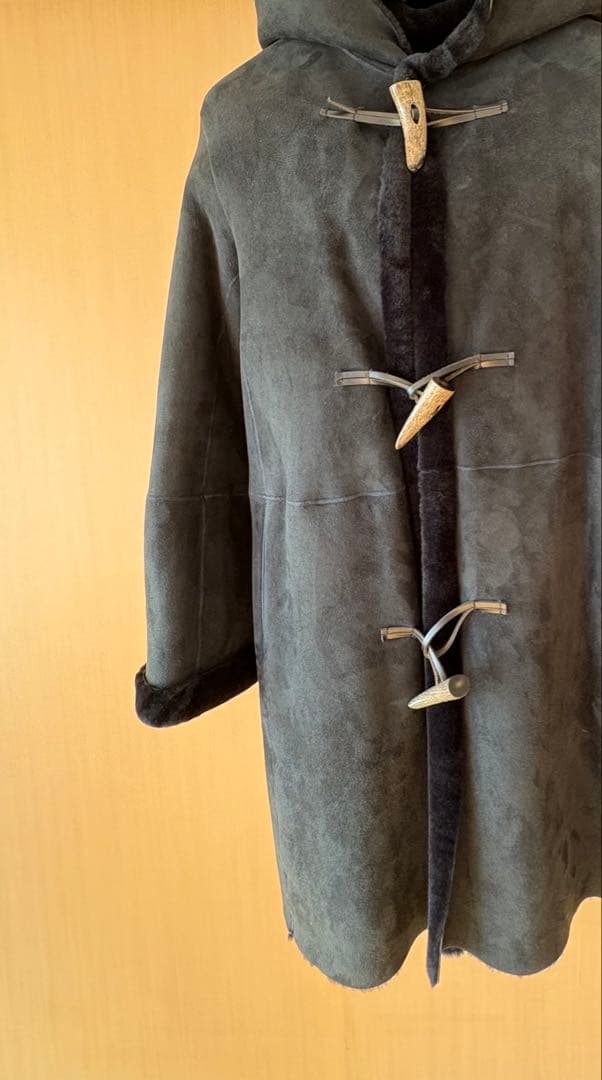 極美品/定価約28万】UNKNOWN 英国製 リアルムートン フーデッドコート