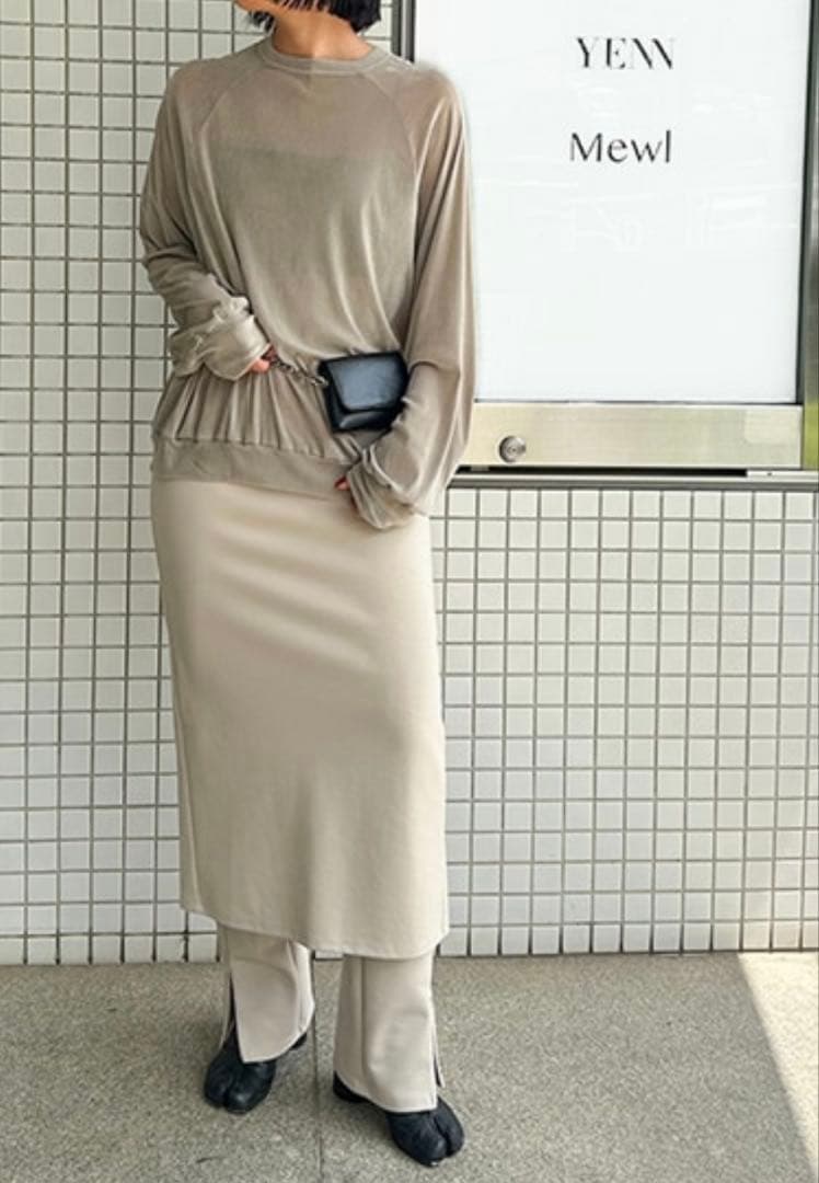 新品タグ付【YENN イエン】フロッキーチュールプルオーバー　ベージュ