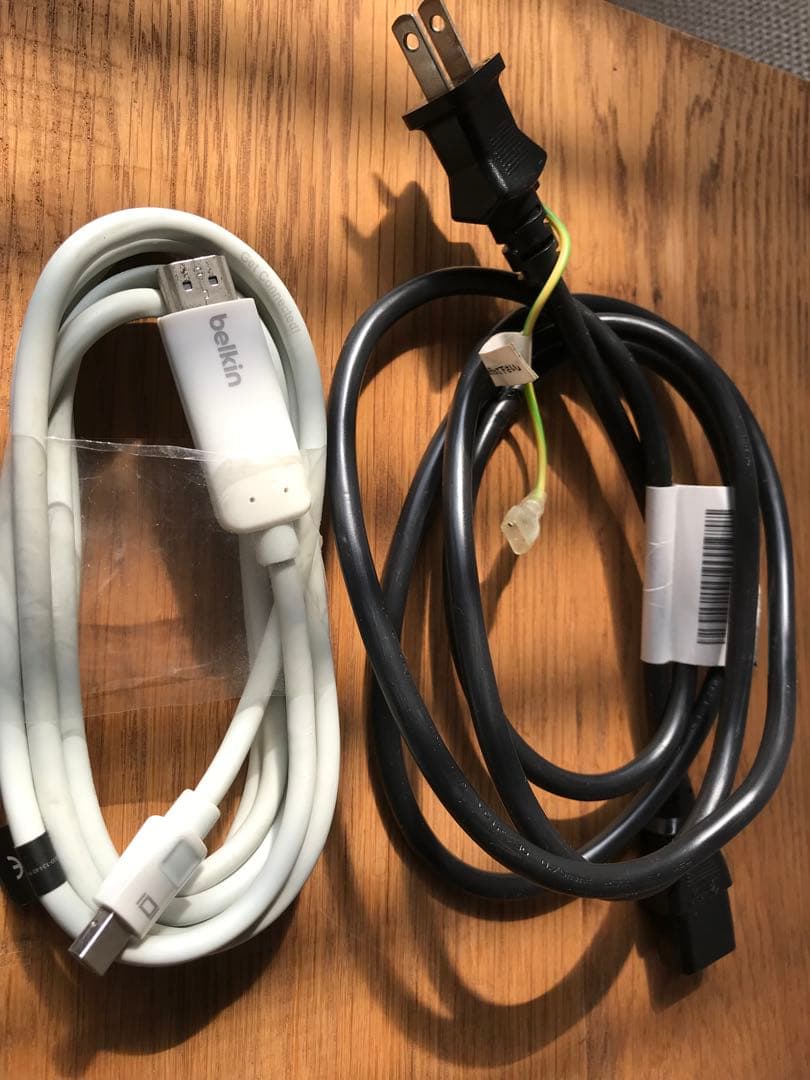 プロジェクター　BENQ TH681