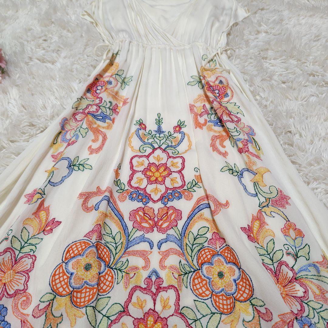 【極美品♡近年モデル】グレースコンチネンタル　カシュクール刺繍ワンピース　F