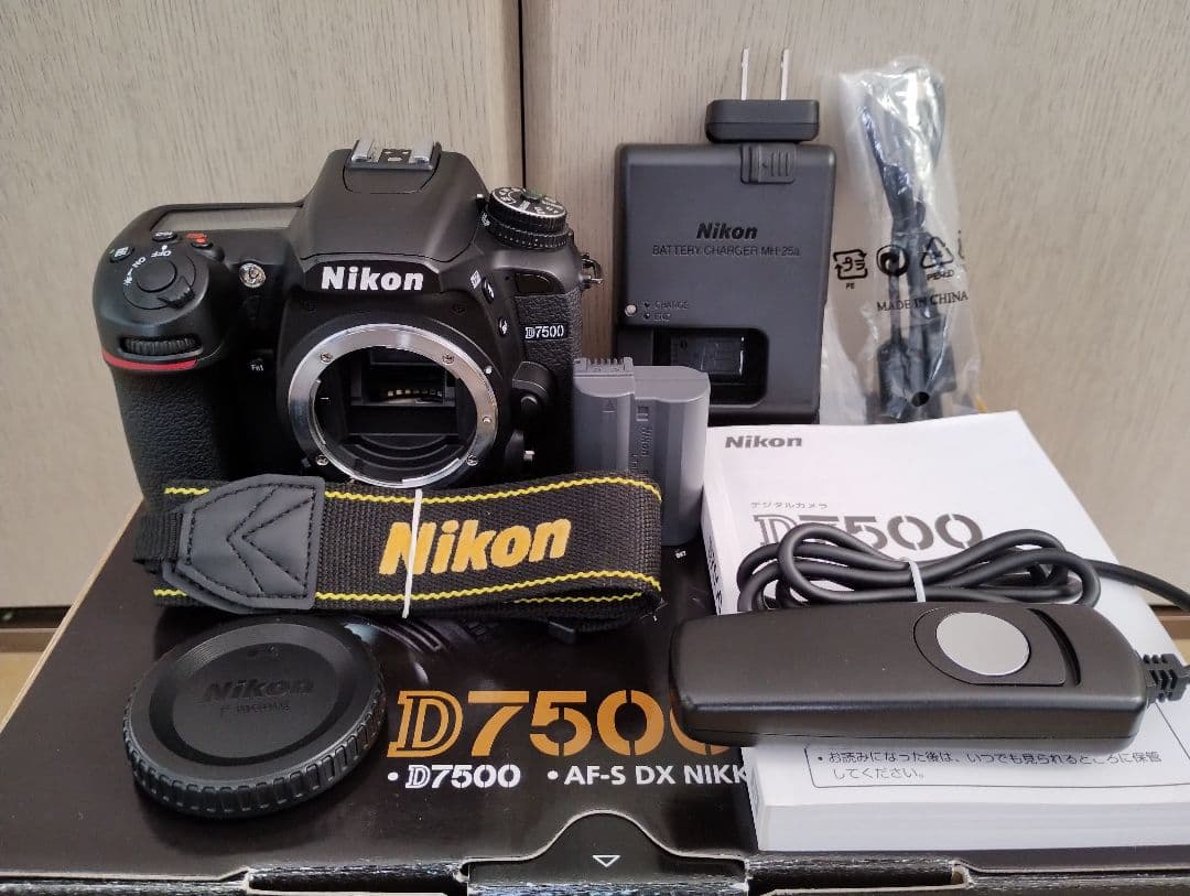 Nikon D7500 デジタル一眼レフカメラ ボディ