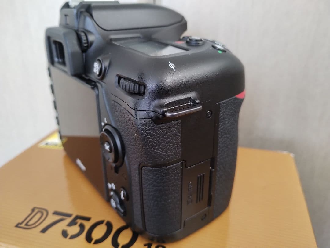 Nikon D7500 デジタル一眼レフカメラ ボディ
