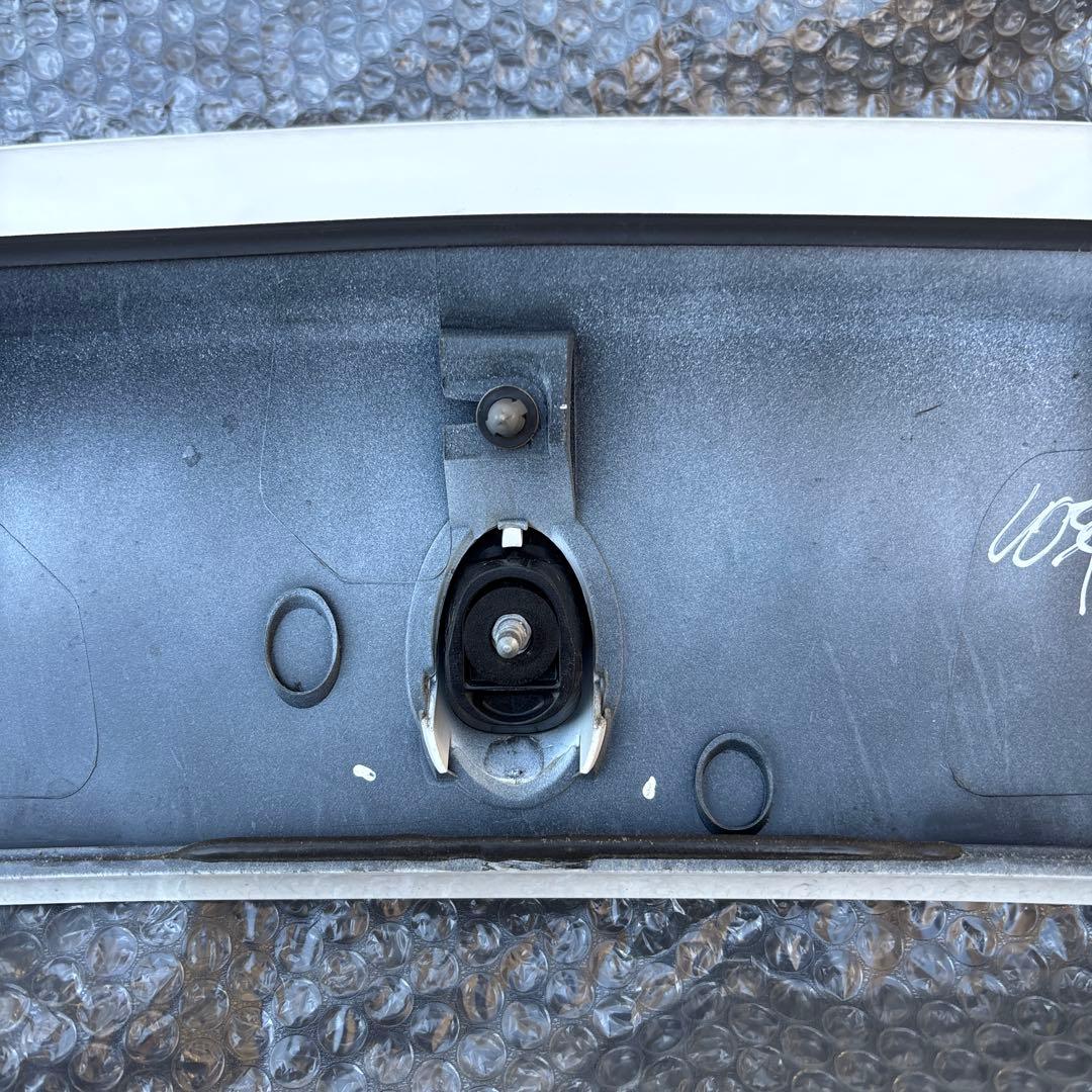  MINI R56 純正　ホワイト リアスポイラー ボルトオン