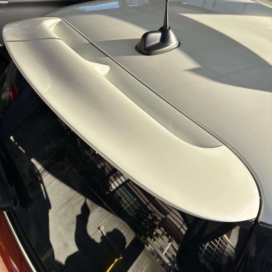  MINI R56 純正　ホワイト リアスポイラー ボルトオン