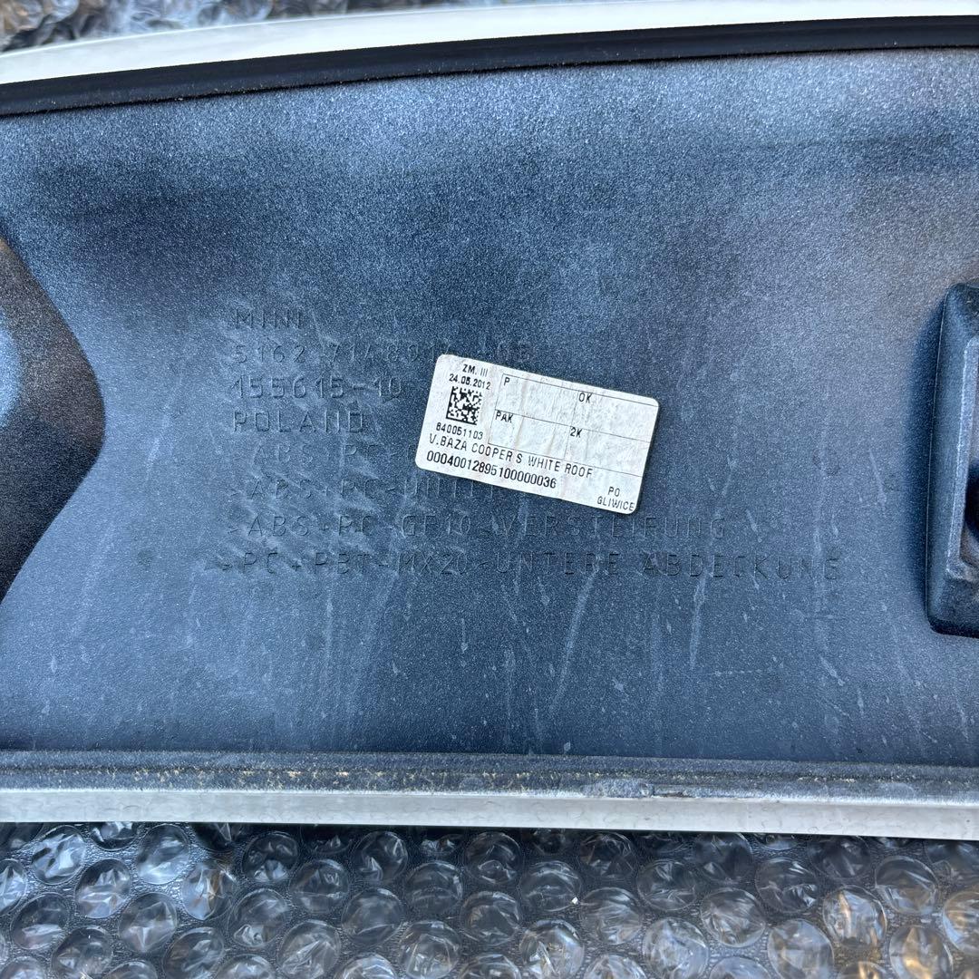 MINI R56 純正　ホワイト リアスポイラー ボルトオン