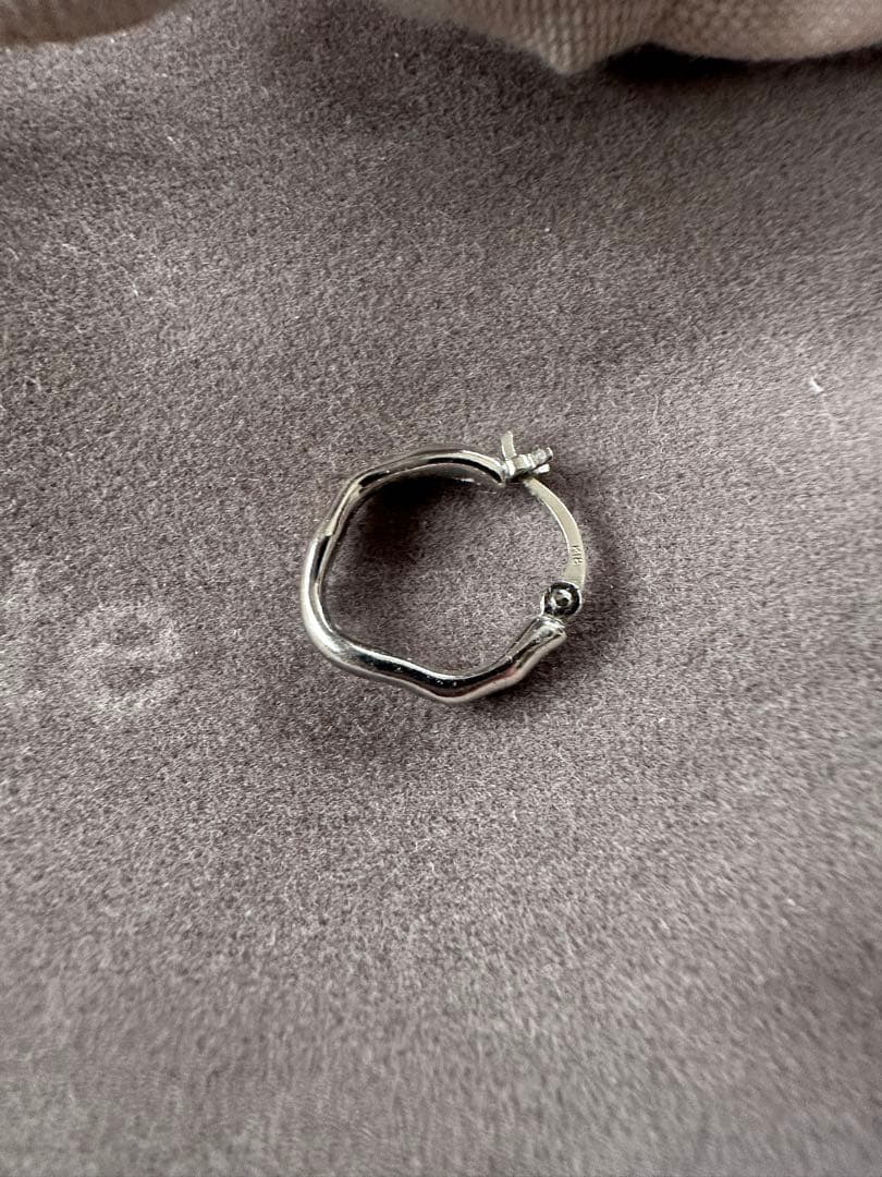 ete ツイストフープピアス　シルバー（片耳のみ）原価22,000
