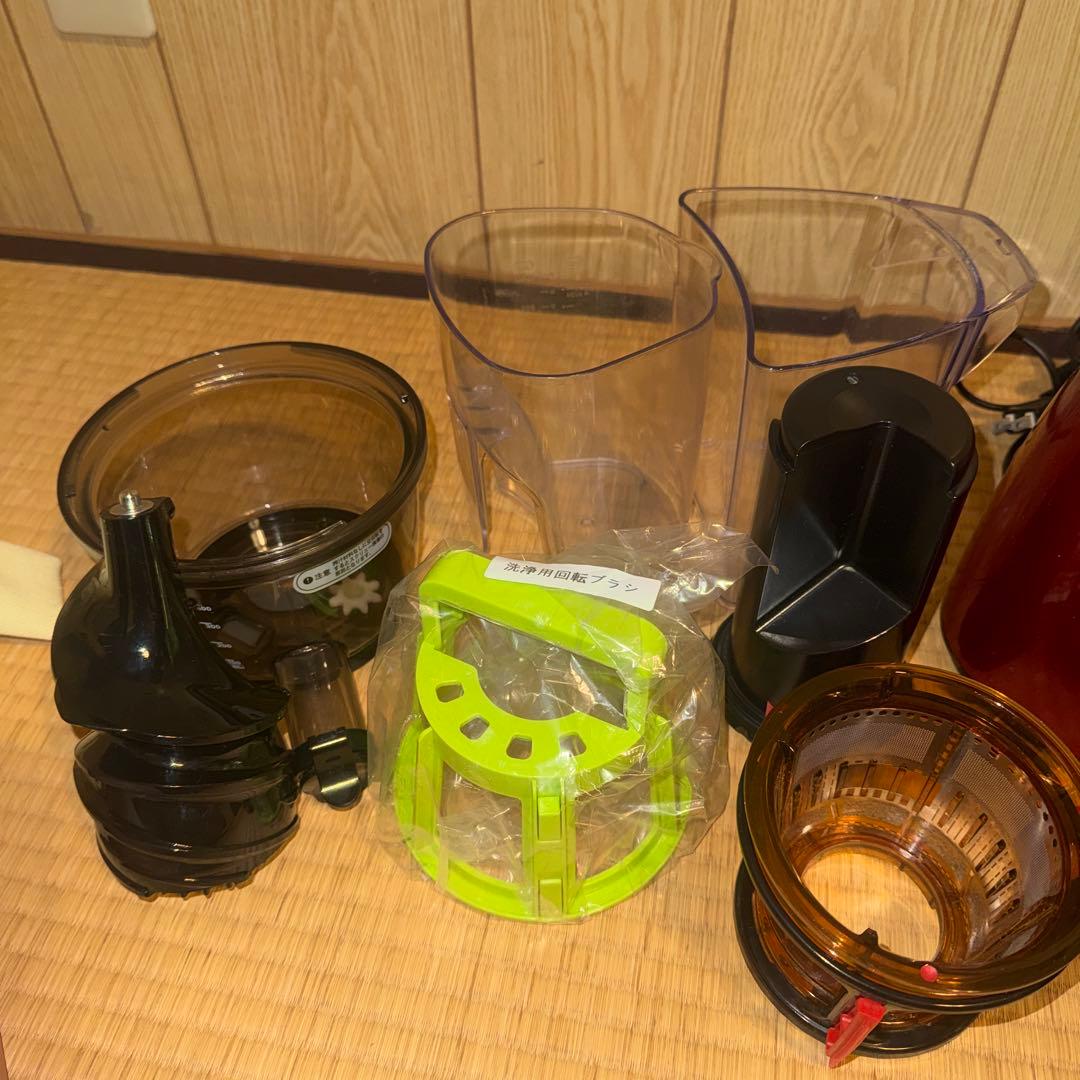 kuvinos ホールスロージューサー