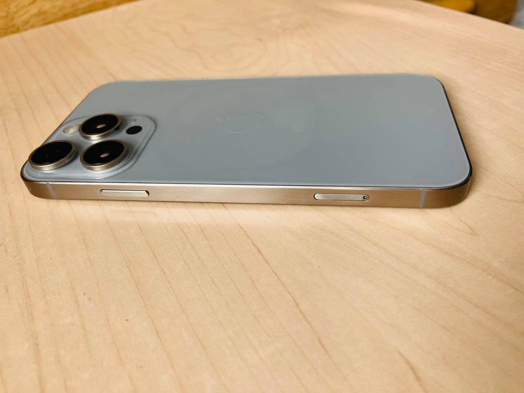 iPhone16pro風カスタムのiPhone XR ナチュラルチタニウム