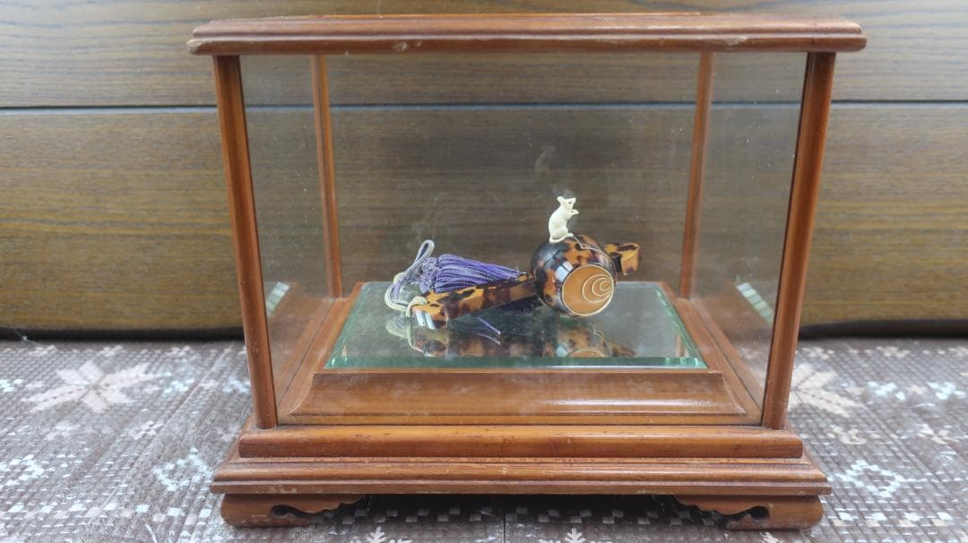 麻生 鼈甲製　打ち出の小槌　置物　ガラスケース付　縁起物　コレクション