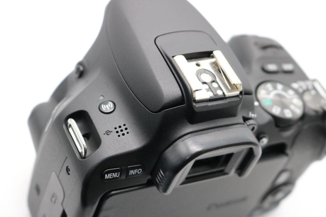 美品　【Canon EOS Kiss X9 ダブルレンズセット】 安心保証あり