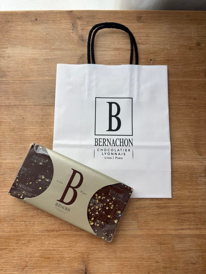 ベルナシオン タブレット ピスターシュ ノワール