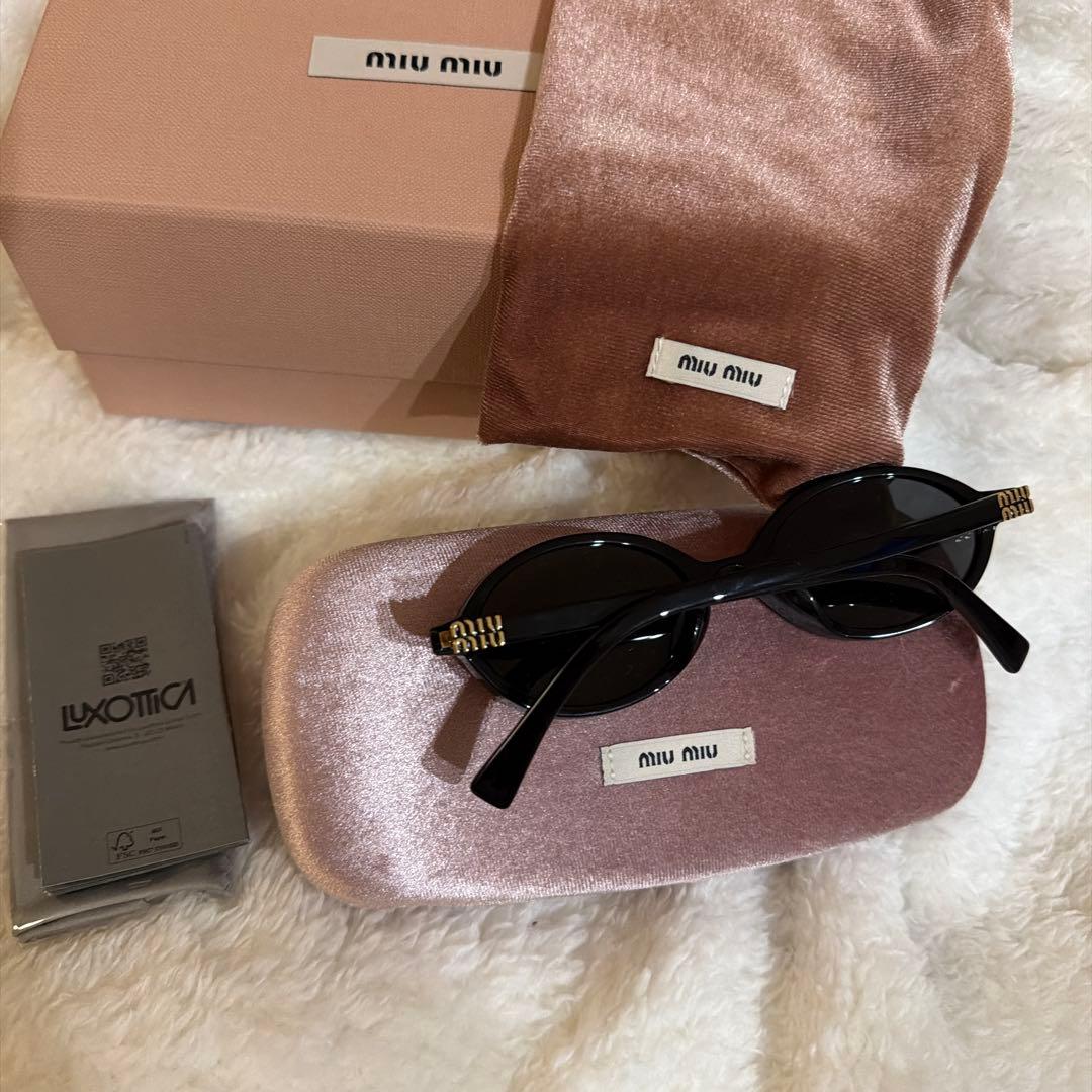 miu miu オーバル　ブラック サングラス