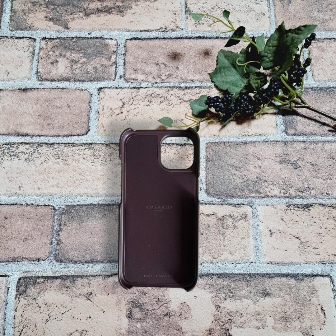COACH iPhone15ケース シグネチャー キャンバス カーキ