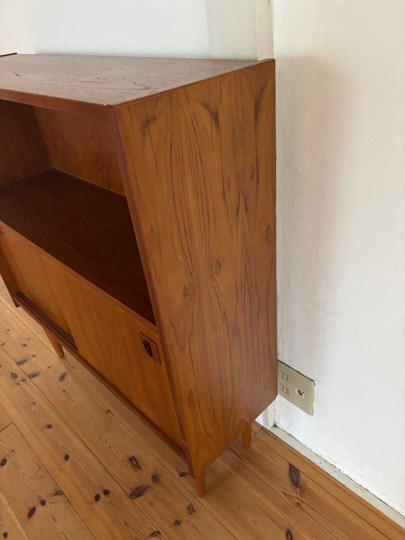 北欧ヴィンテージ　デンマーク　チーク　キャビネット