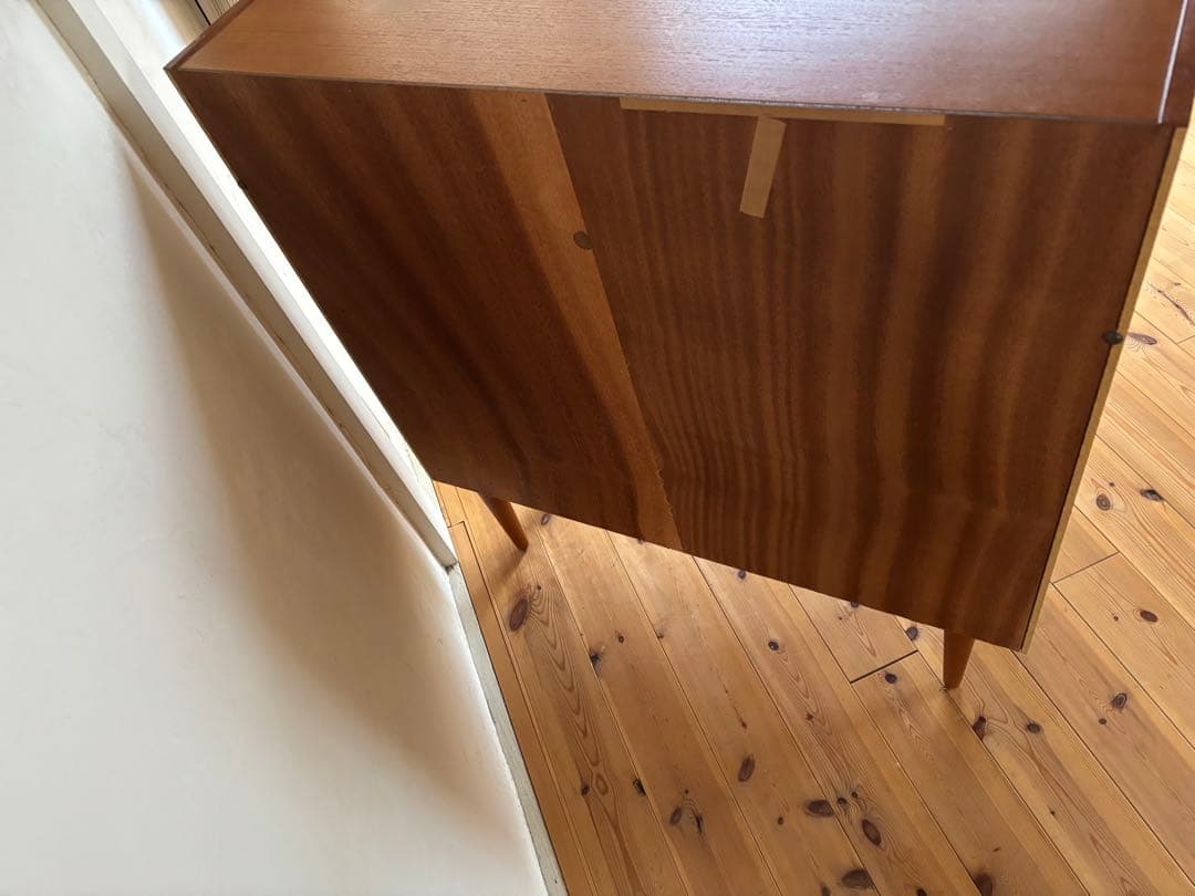 北欧ヴィンテージ　デンマーク　チーク　キャビネット