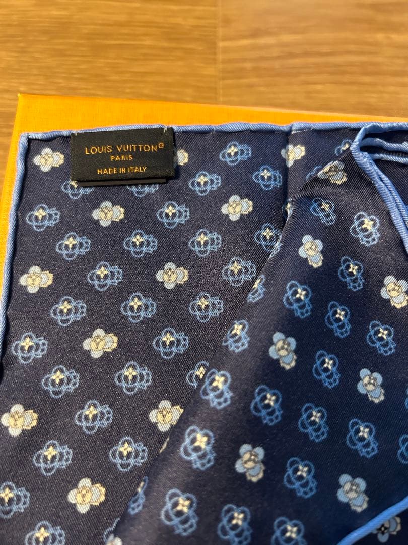 美品　LOUIS VUITTON ハンカチ スカーフ ブルー 箱有