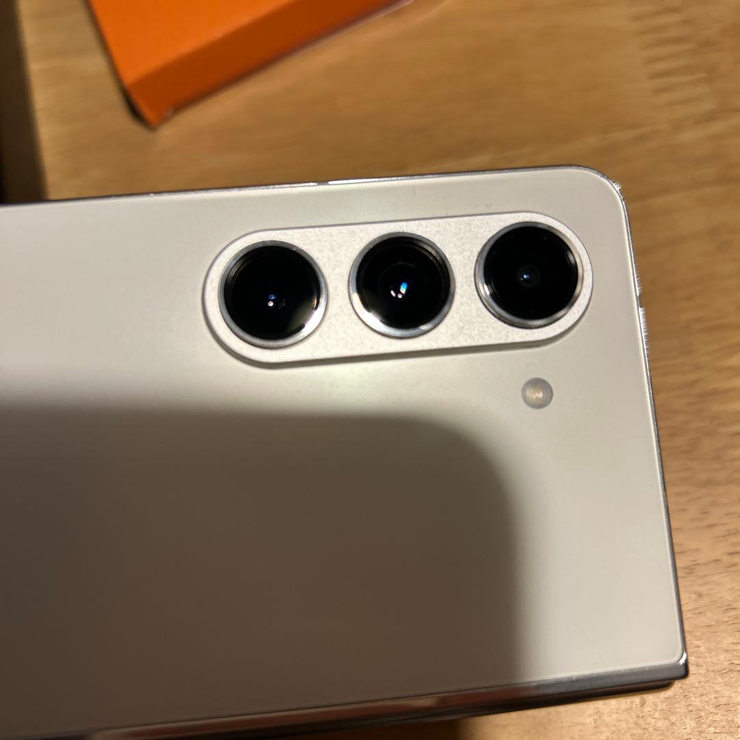 Samsung Galaxy Z Fold5 純正カバー　ペン付き 512G