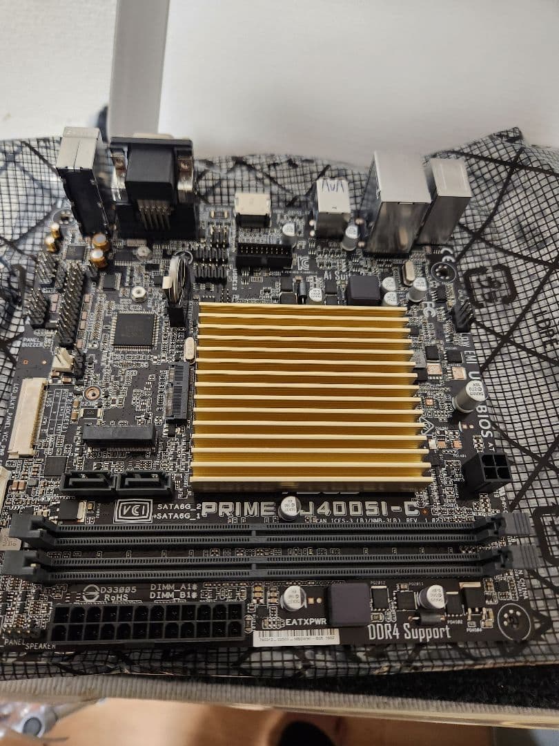 ASUS PRIME J4005I-C マザーボード