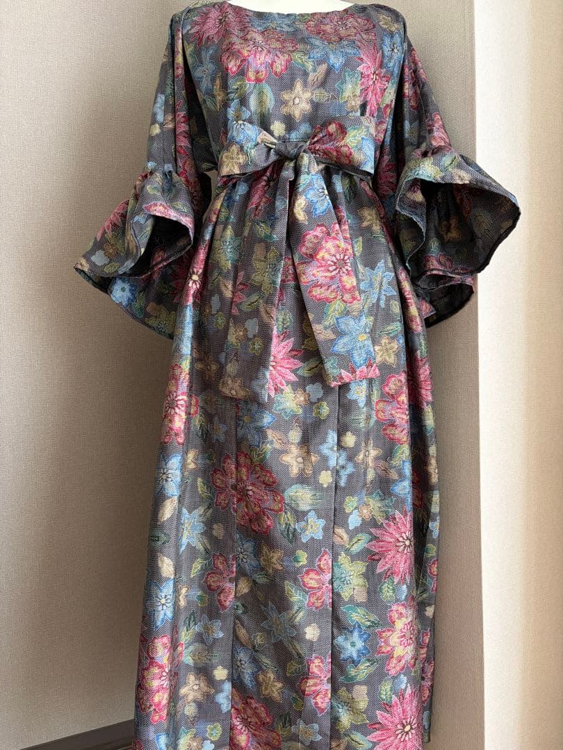 ★着物リメイク★　大島紬　フリル袖のゆったりワンピ　満開の花