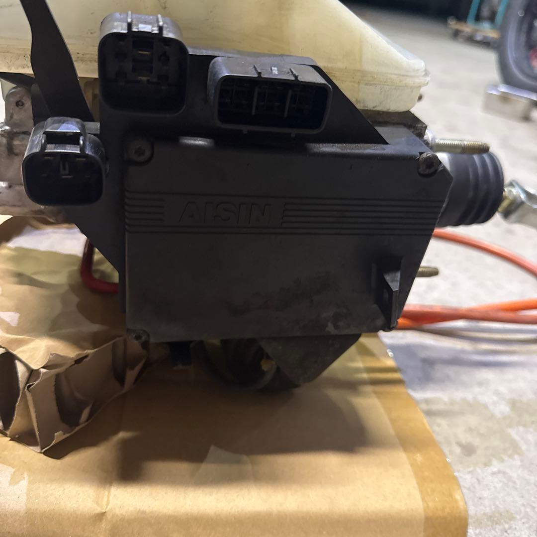 ブレーキブースター 16アリスト 17マジェスタ