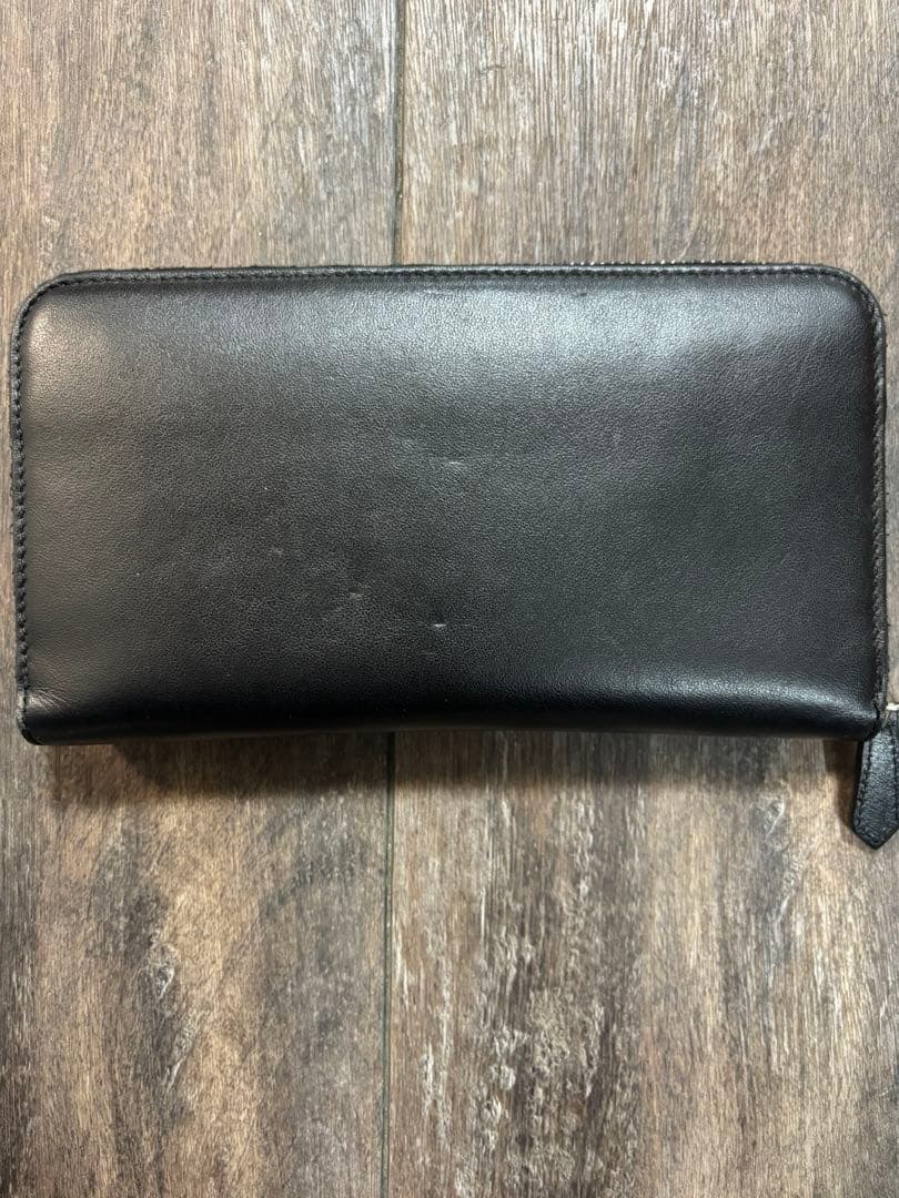 ＊FENDI ロゴ入り黒長財布