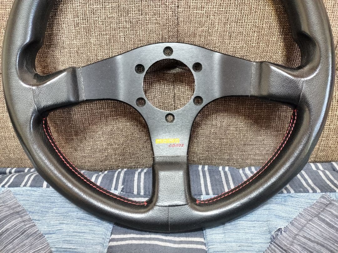 MOMO CORSE ステアリング