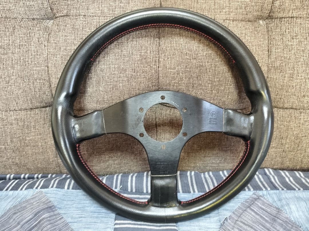 MOMO CORSE ステアリング