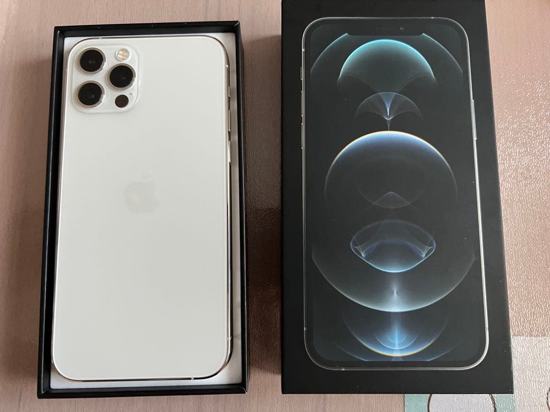 Apple iPhone 12 Pro シルバー本体　美品