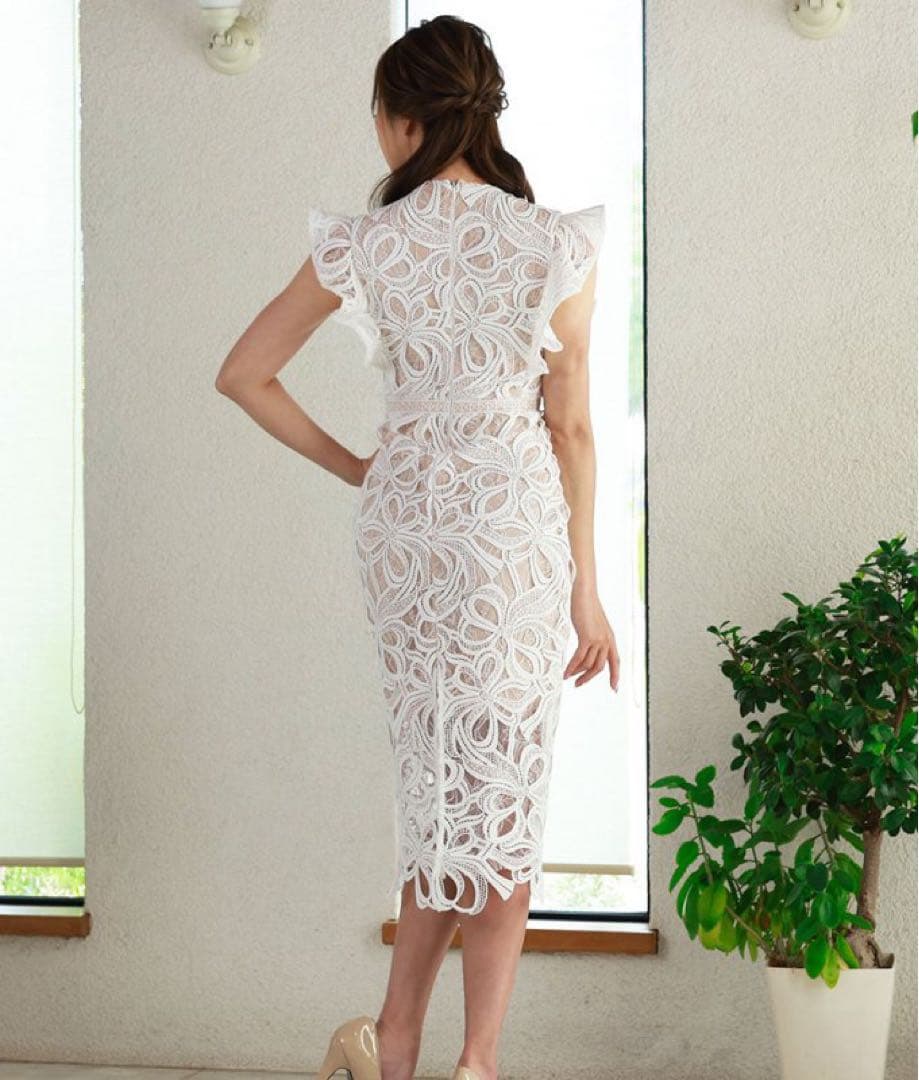 【エルケイ】ホワイトレースタイトドレス フリル袖