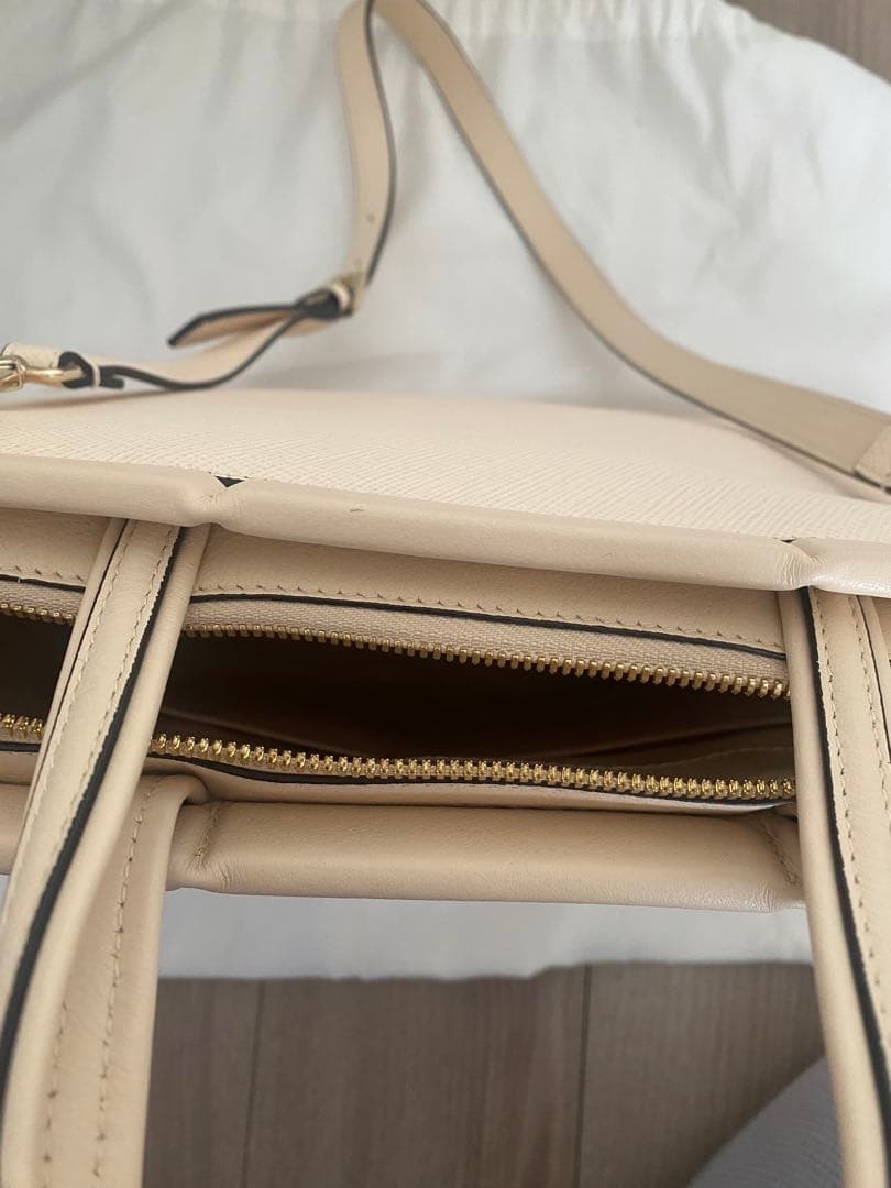 美品　FURLA ベージュ ハンドバッグ 保存袋付き