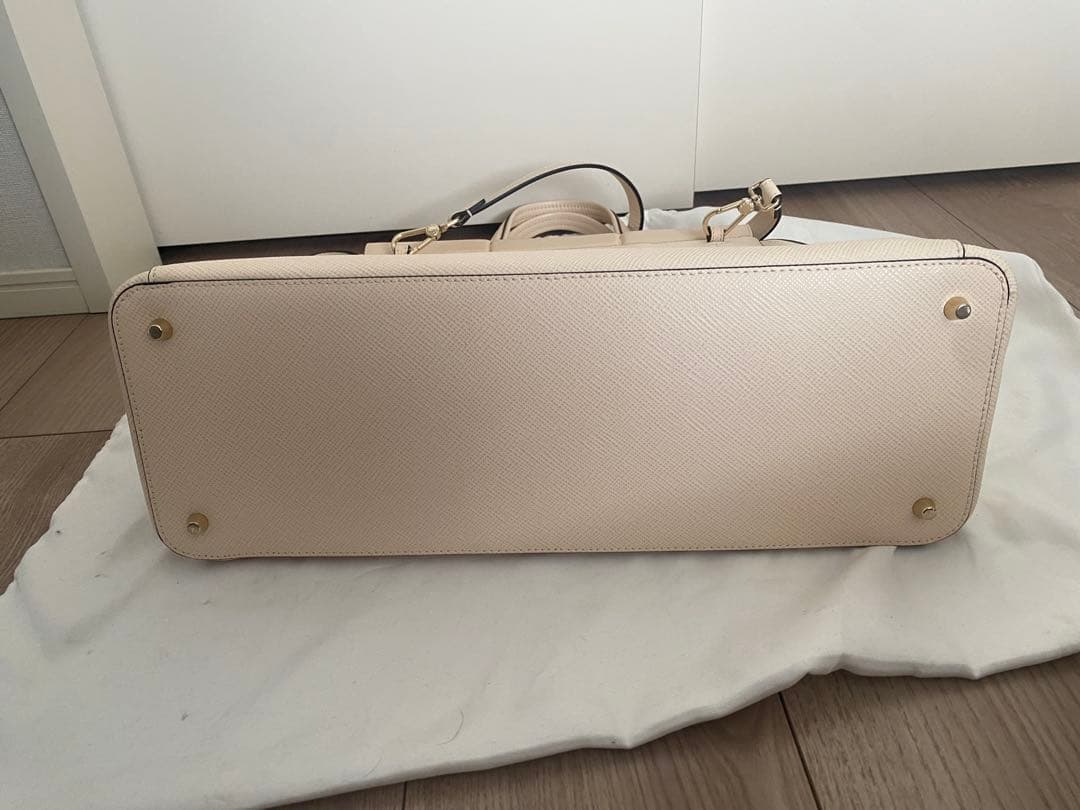 美品　FURLA ベージュ ハンドバッグ 保存袋付き