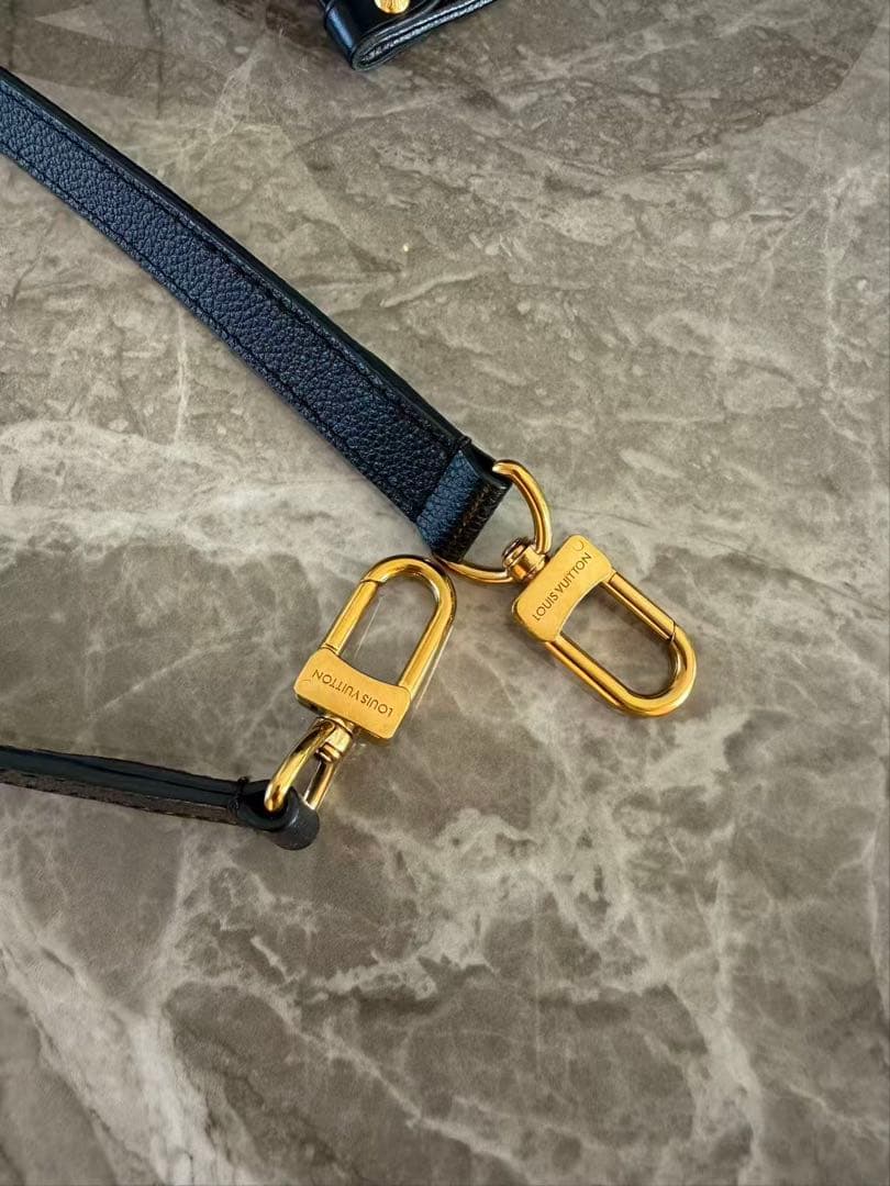 LOUIS VUITTONオンザゴーPM ブラック M45653バック