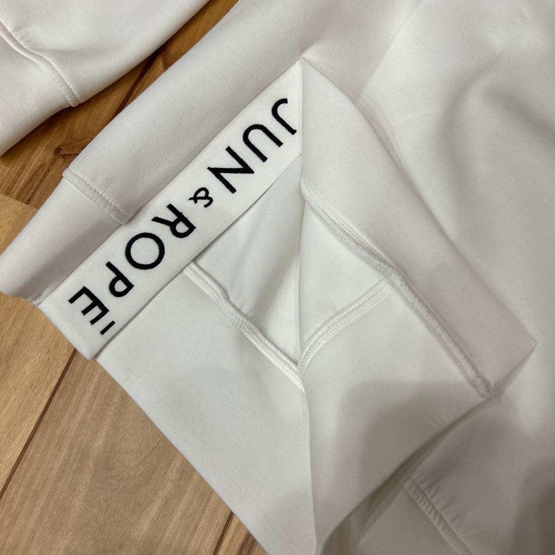 ジュン&ロペ　白　トレーナー