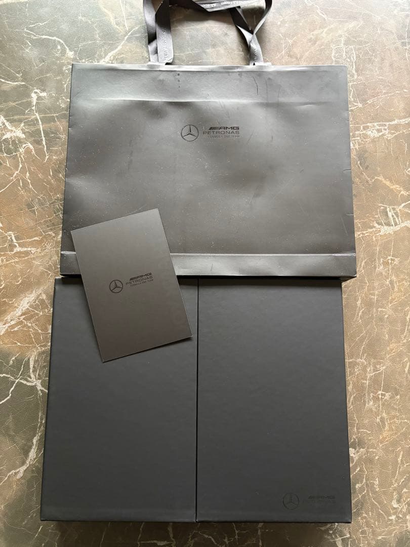 2025 鈴鹿　AMG PETRONAS F1サーキットペーパーウエイト