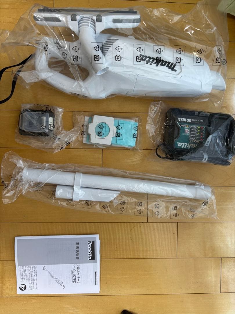 Makita 充電式クリーナー CL107FD