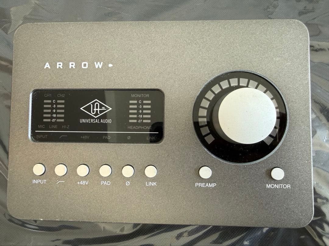 Universal Audio Arrow オーディオインターフェイス