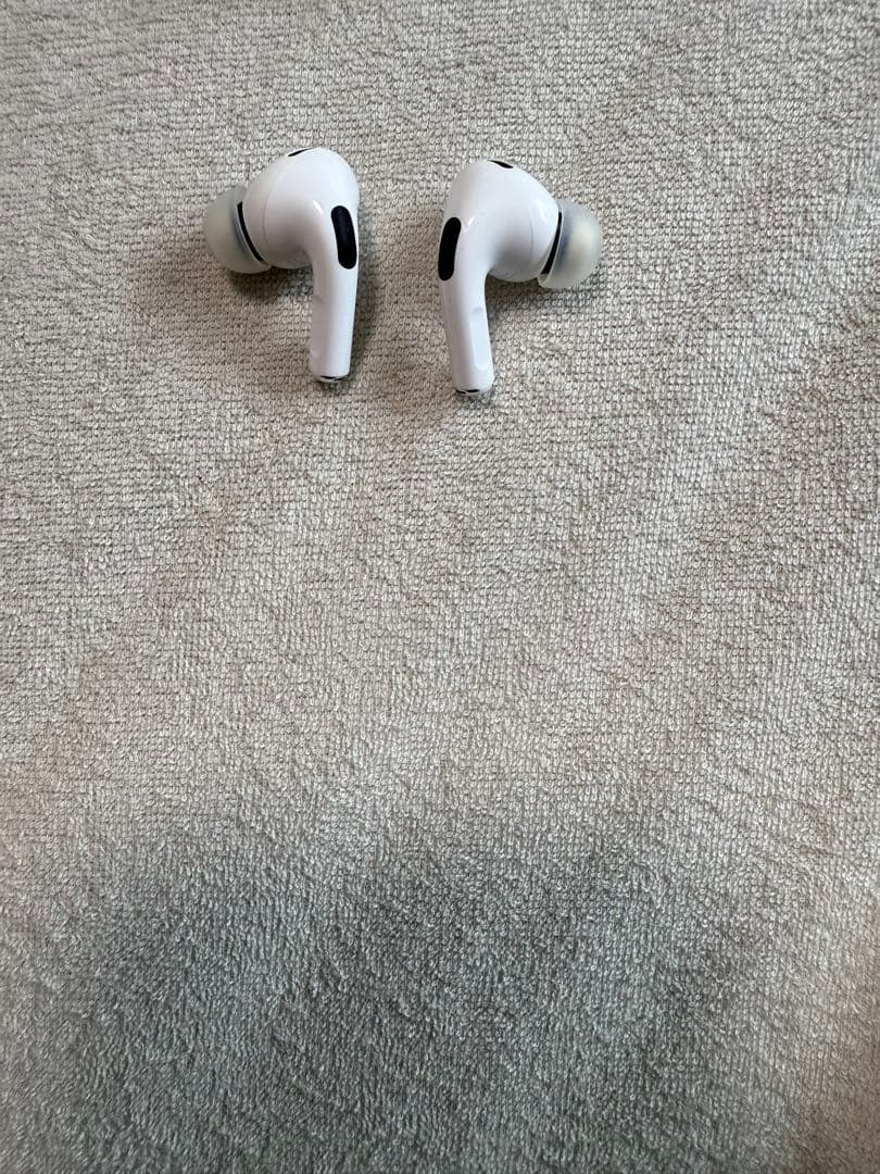 AirPods Pro2 本体 ホワイト 充電ケース付き※イヤーカバー他社製品※