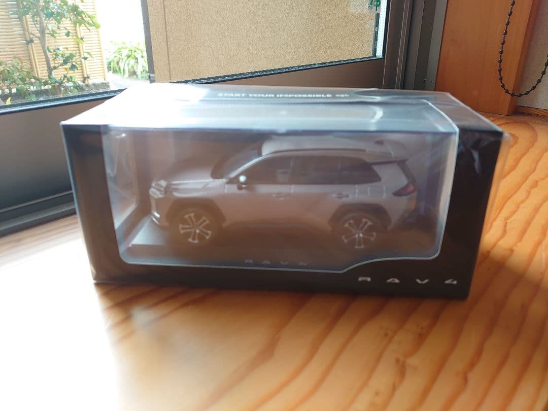 新型RAV4　Zハイブリッド　CORE　アバンギャルドブロンズメタリック