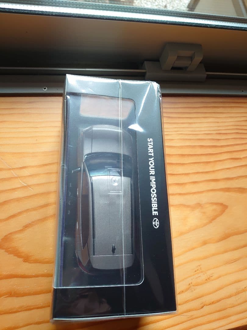 新型RAV4　Zハイブリッド　CORE　アバンギャルドブロンズメタリック