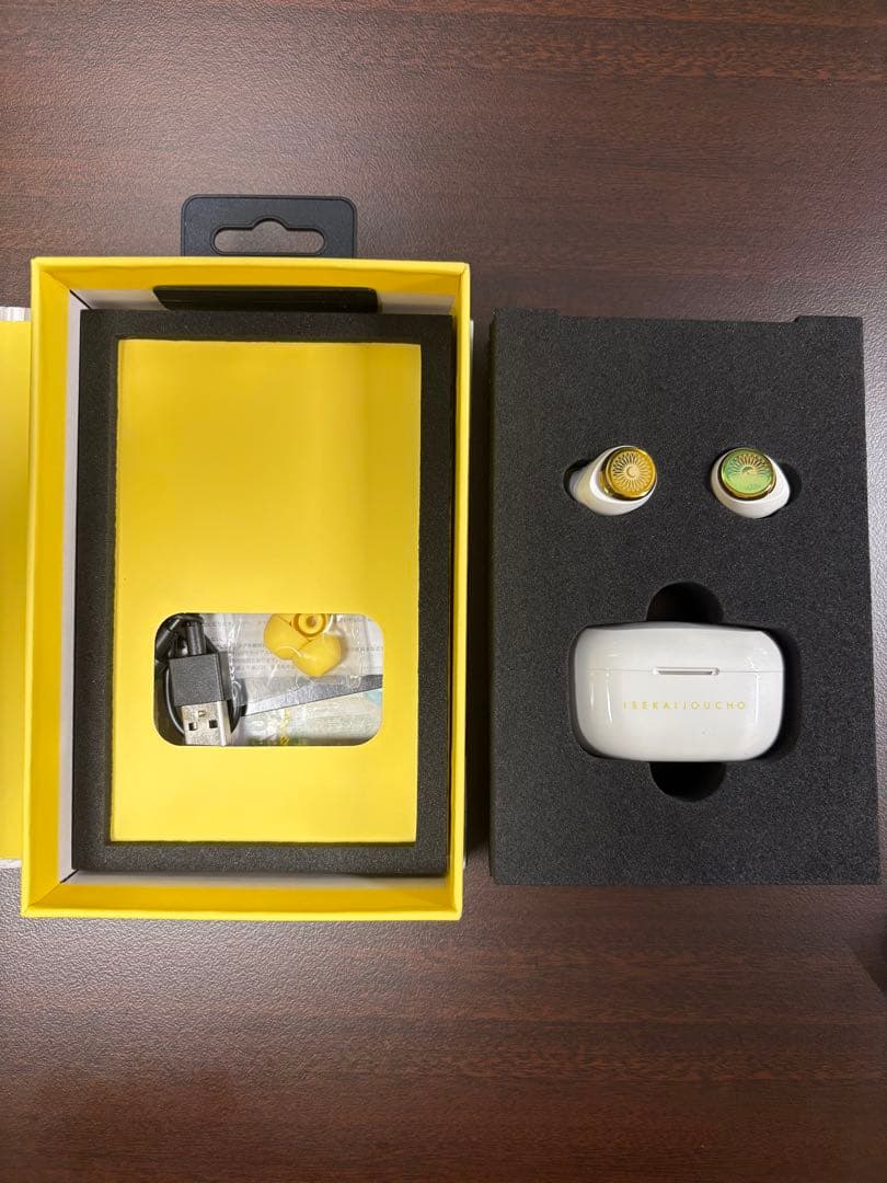 AVIOT×ヰ世界情緒 ボイス入りワイヤレスイヤホン　特典ステッカー入り