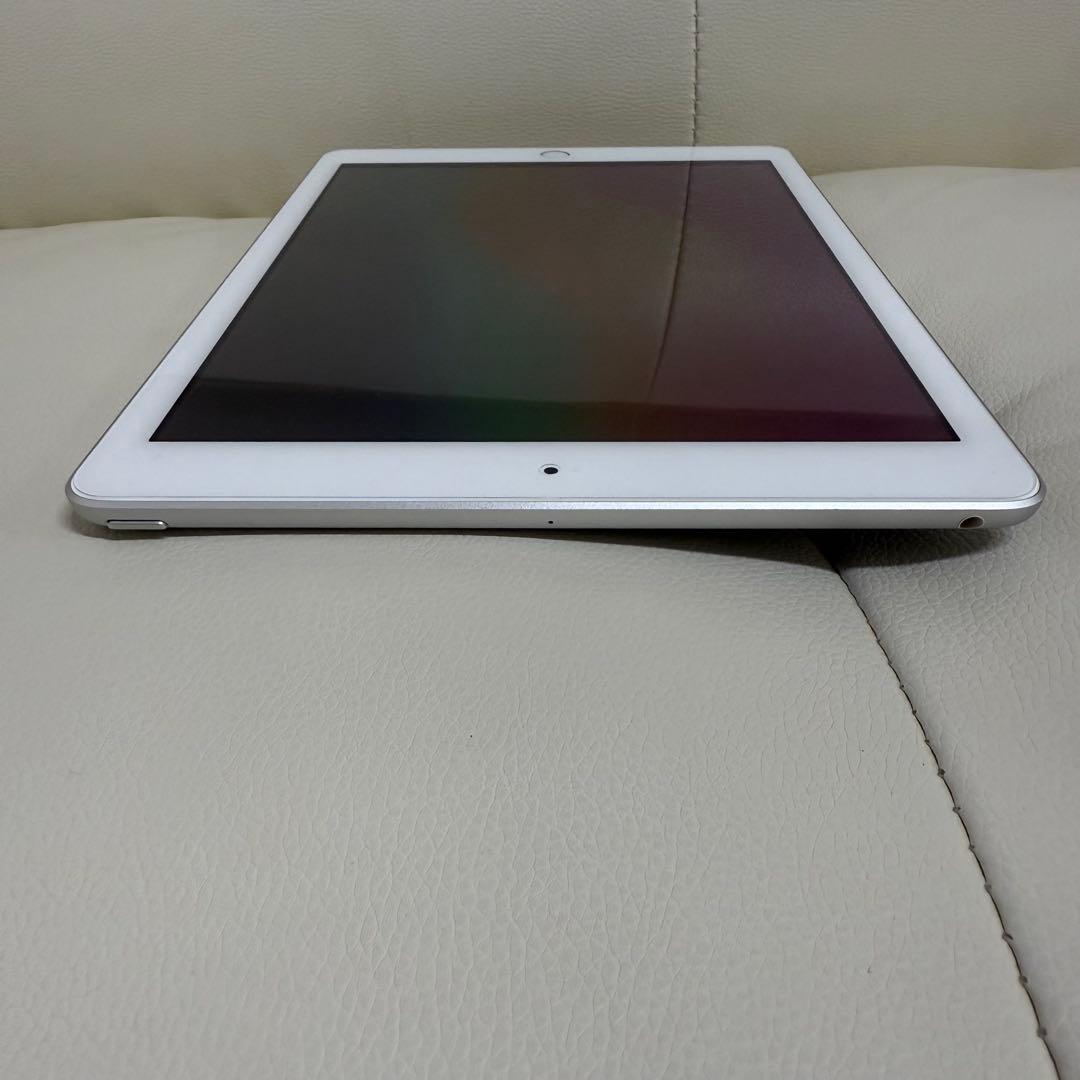 Apple iPad Wi-Fi 32GB 2018モデル カバー付き