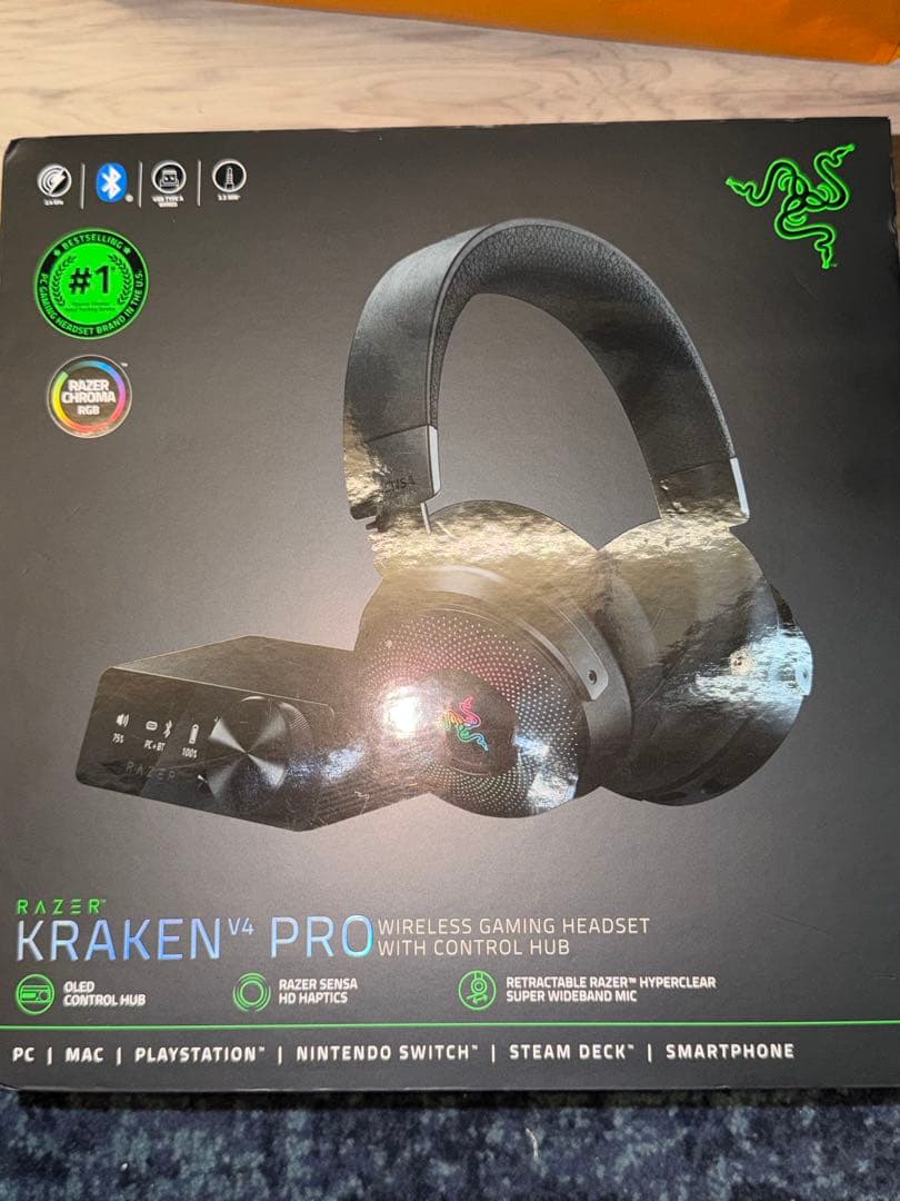 Razer KRAKEN V4 PRO ワイヤレスヘッドセット