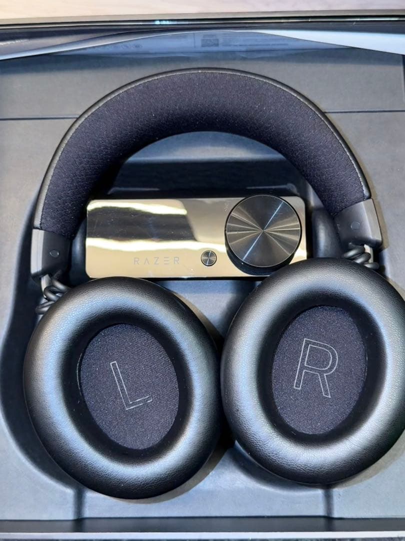 Razer KRAKEN V4 PRO ワイヤレスヘッドセット