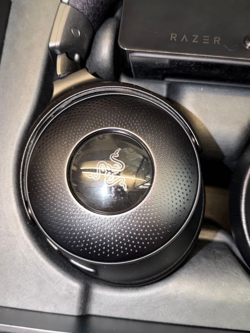 Razer KRAKEN V4 PRO ワイヤレスヘッドセット