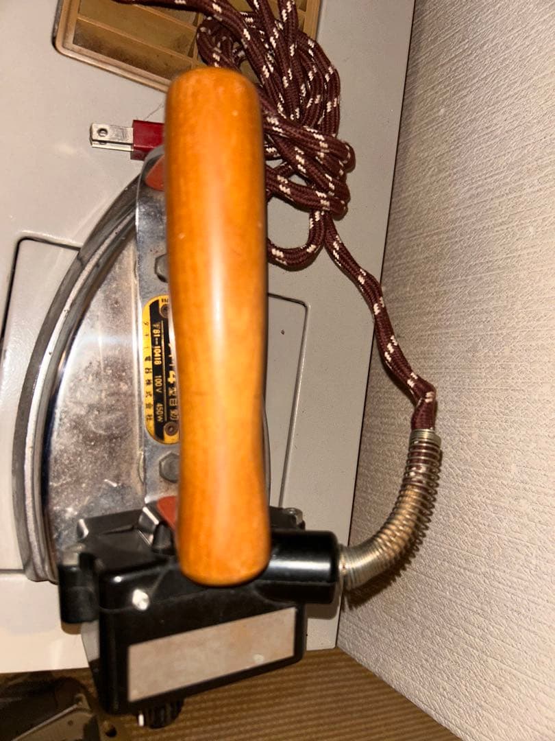 【動作確認済み】タキイ4型　自動アイロン　サーモスタッド機能　アイロン台有り