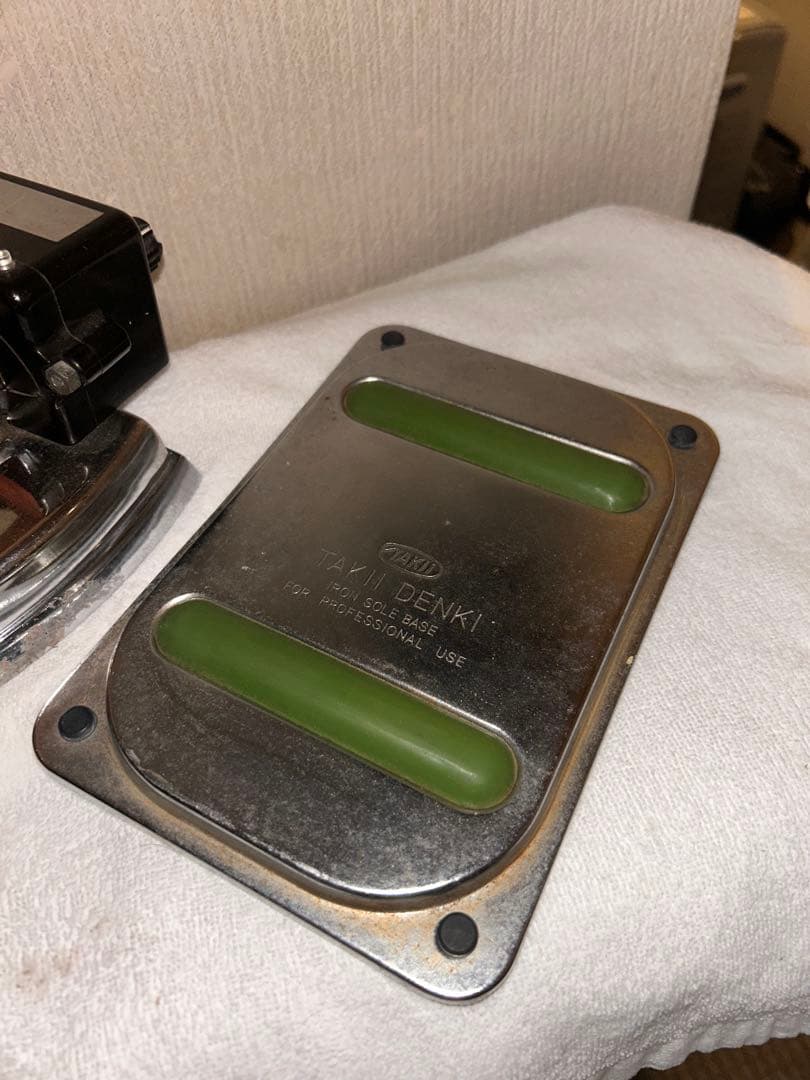 【動作確認済み】タキイ4型　自動アイロン　サーモスタッド機能　アイロン台有り
