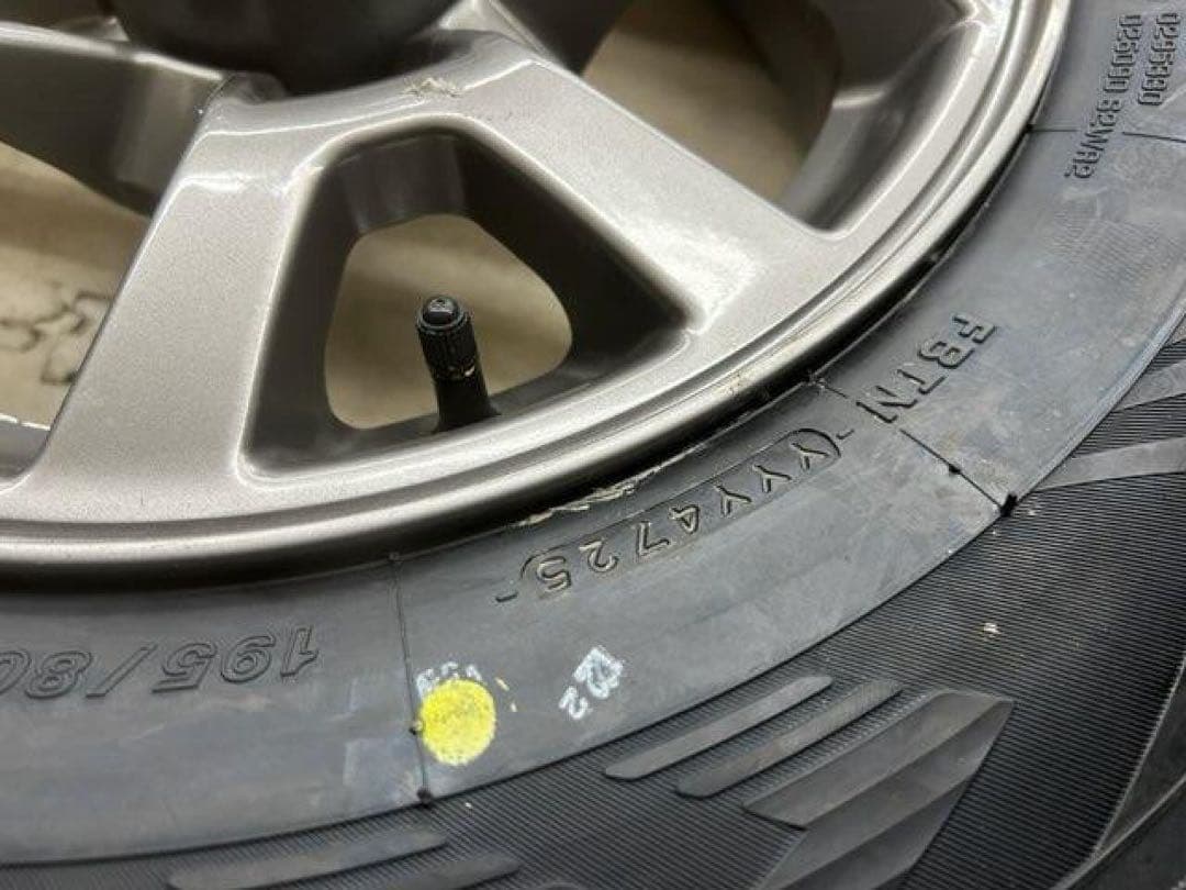 新品ラベル付未走行！ジムニーシエラ　ジムニーノマド　スタッドレスタイヤ