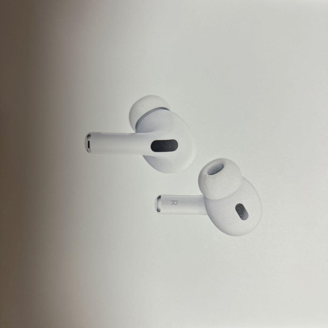 AirPods Pro 第2世代本体 + MagSafe充電ケース未使用。